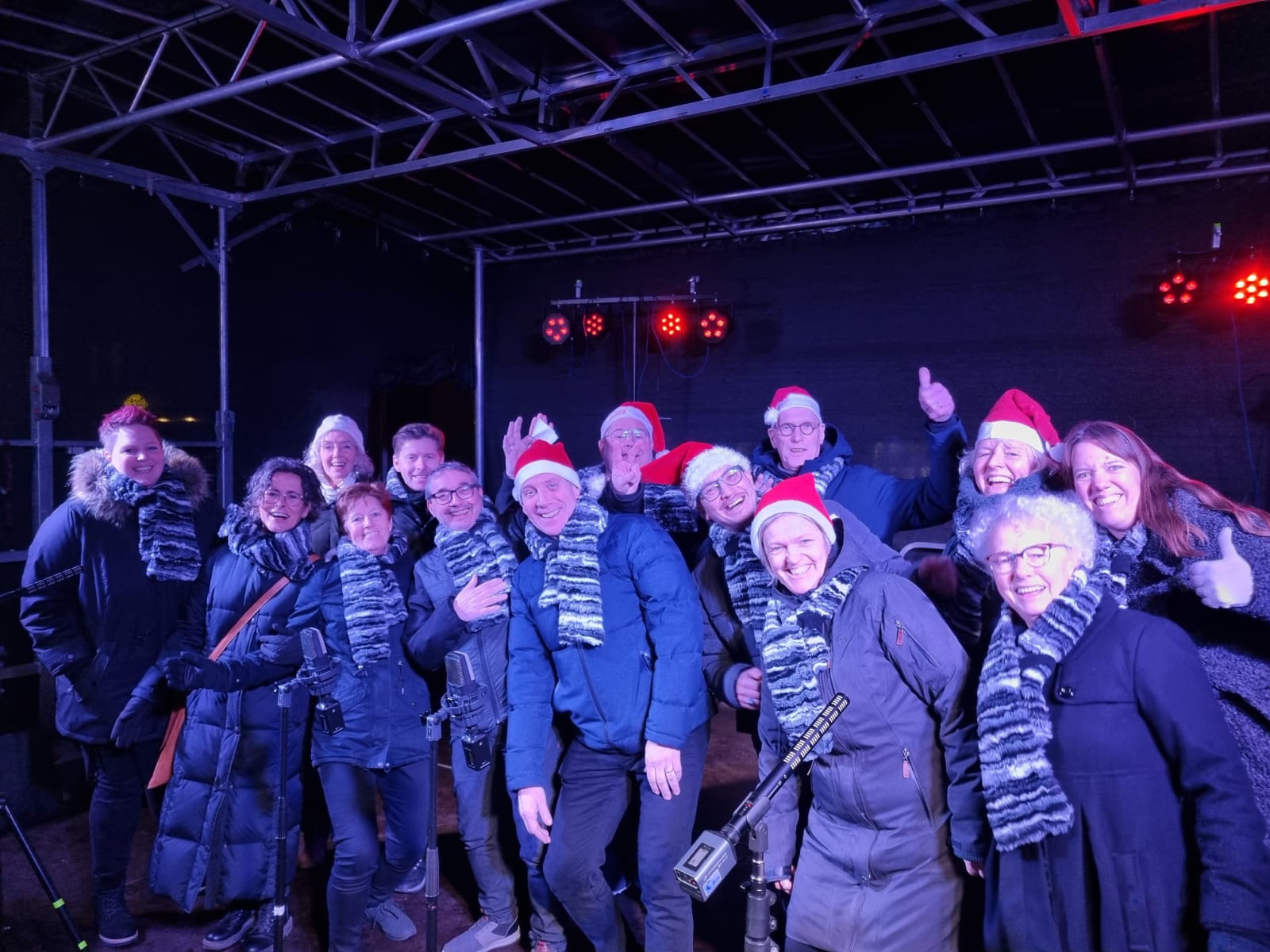 kerstoptreden van The New Voices in de Jumbo december 2018